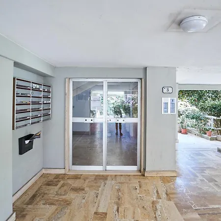 Edith's House Just 850 Meters From The Beach, 2 Bedrooms, 6 Beds, Air Conditioning, Private Outdoor Area Rosignano Solvay