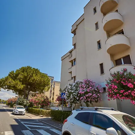 Apartment Edith's House Just 850 Meters From The Beach, 2 Bedrooms, 6 Beds, Air Conditioning, Private Outdoor Area *