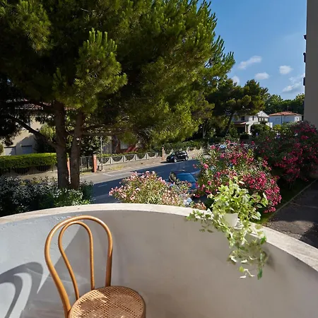 Edith's House Just 850 Meters From The Beach, 2 Bedrooms, 6 Beds, Air Conditioning, Private Outdoor Area Apartment *